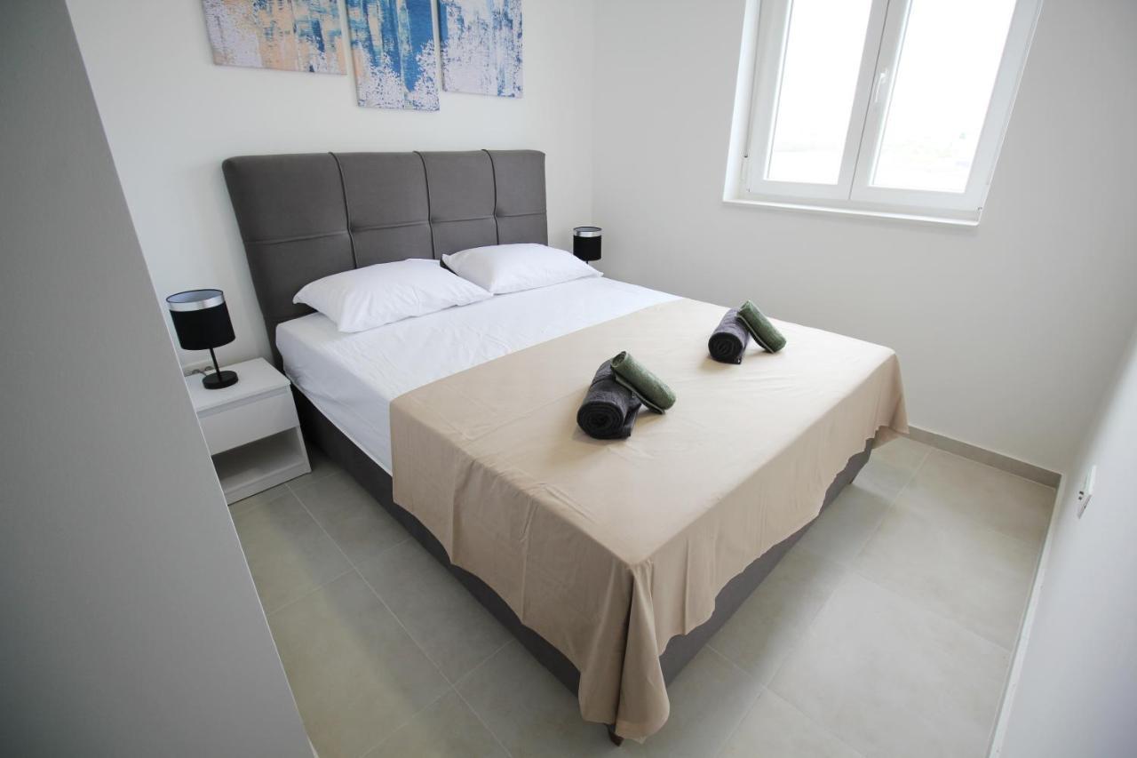 Sunshine Bay Apartman Nin Kültér fotó