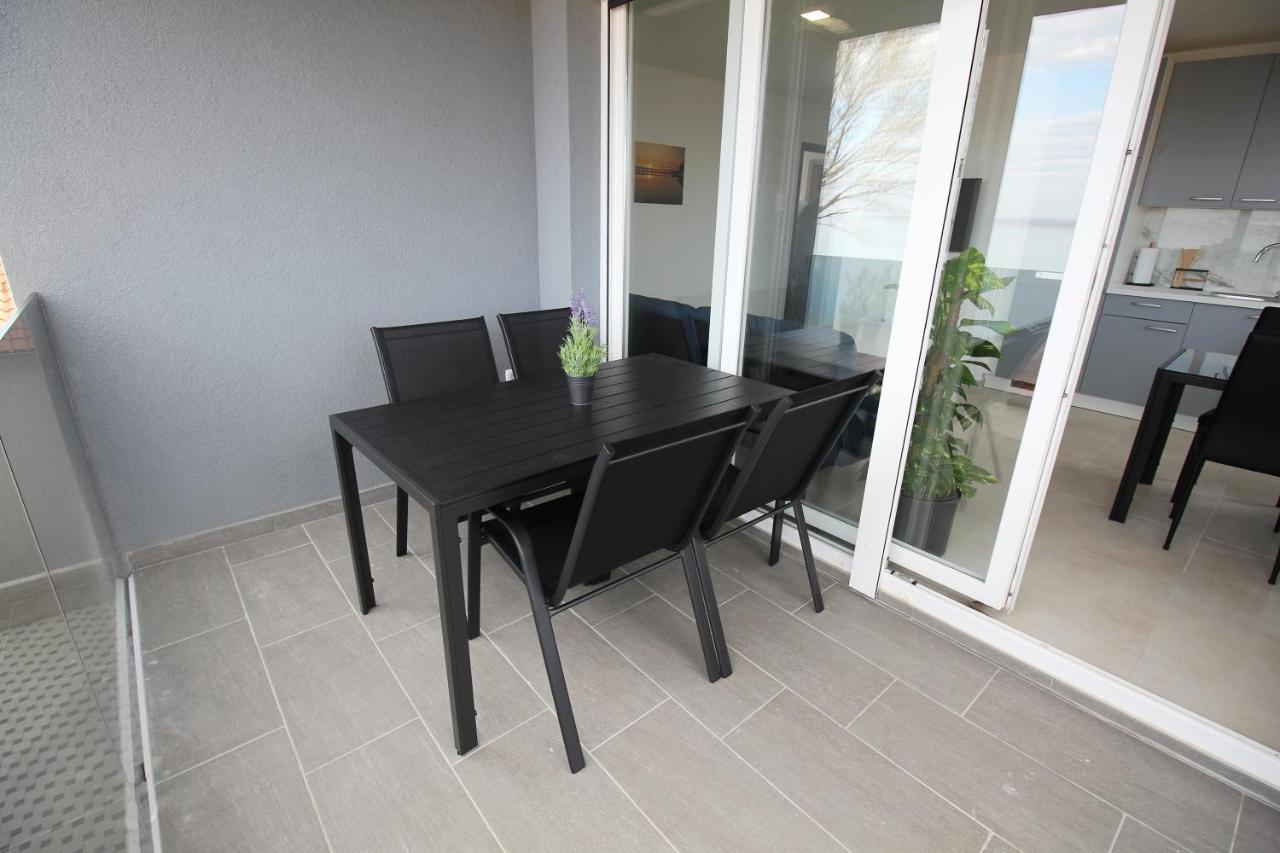 Sunshine Bay Apartman Nin Kültér fotó